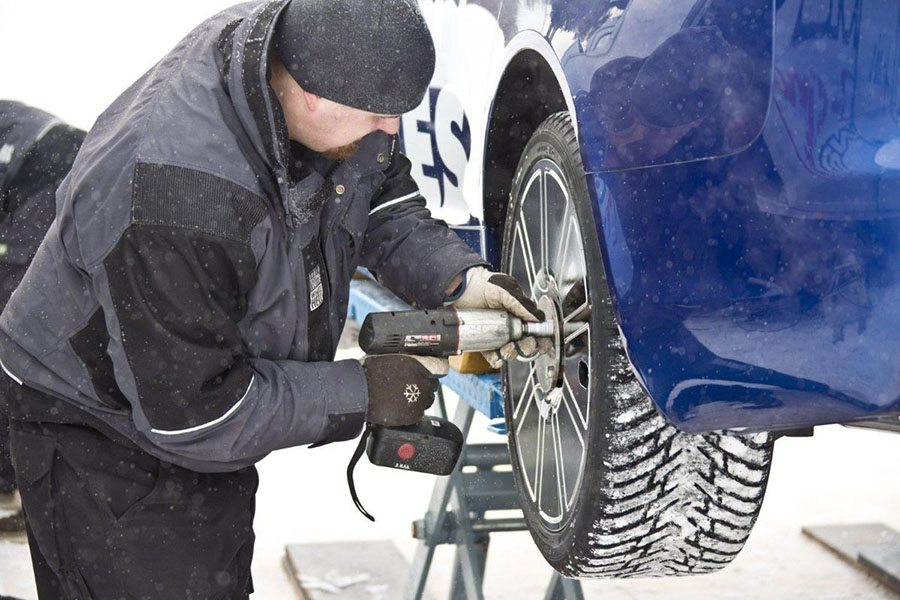 Когда переобувать авто зимой